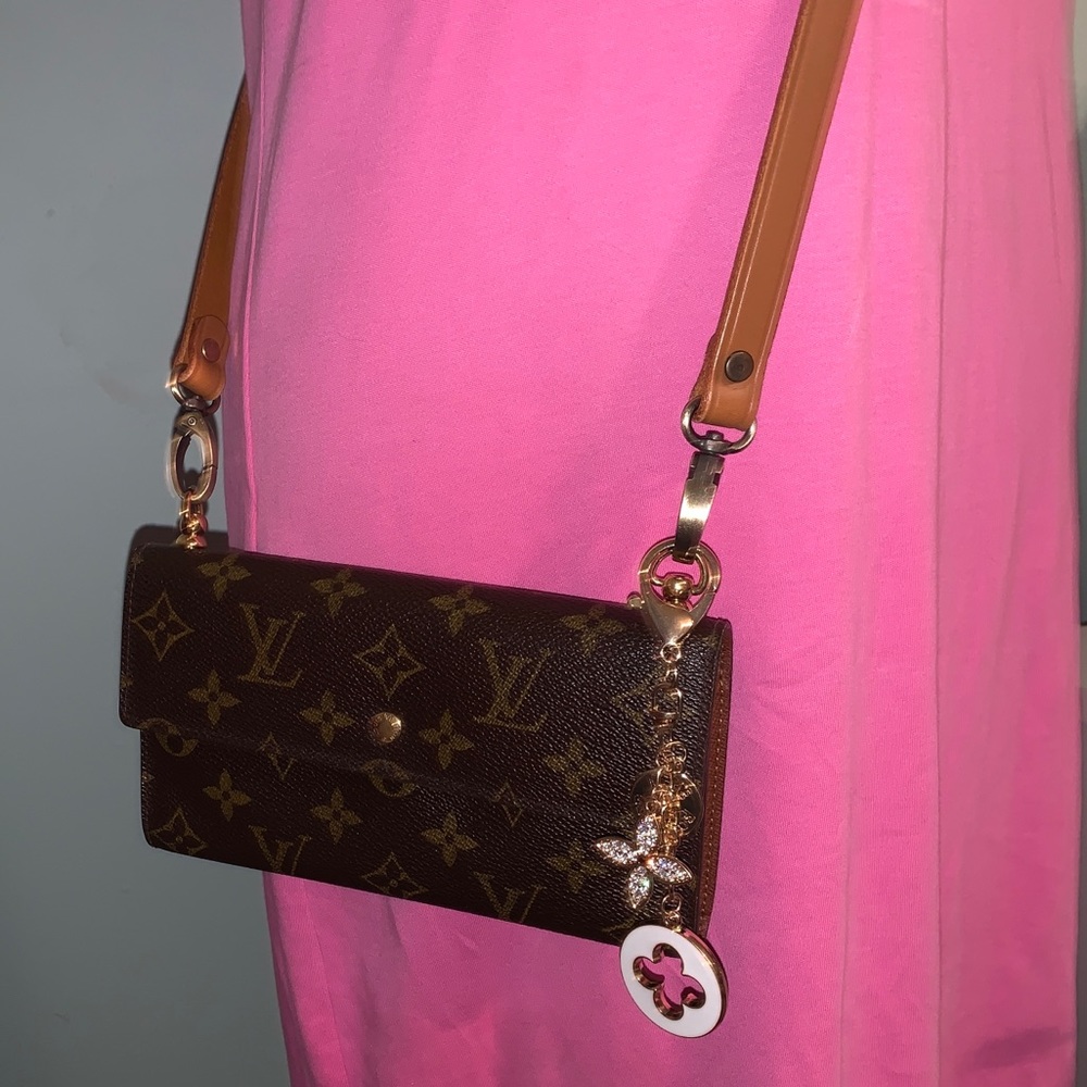 Louis Vuitton Vintage Wallet on Chain Crossbody - Picture 9 of 13